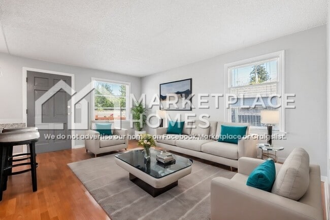 Photo - 615 S 225th St