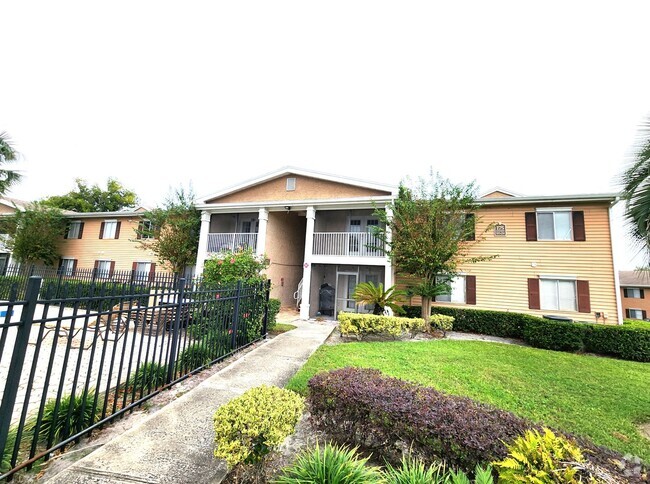 Building Photo - Second Floor Condo Unit 206