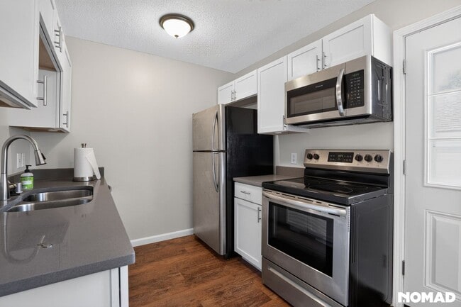 Photo - 16112 Foliage Ave