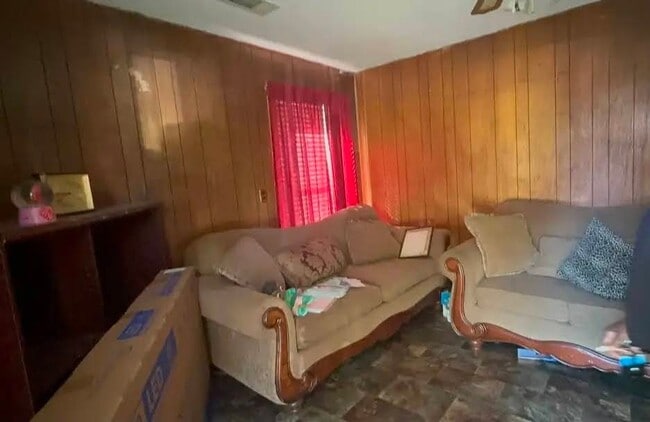 Photo - 3875 Slayton Ave