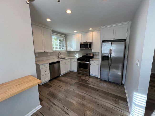 Photo - 7307 Ensign Ave