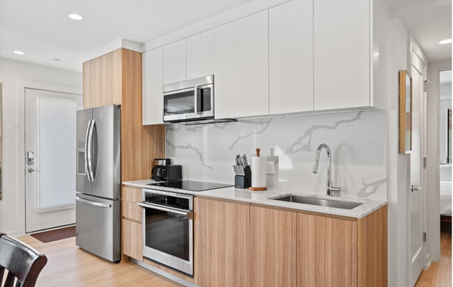 Photo - 2216 40th Pl NW Unidad ID1094231P