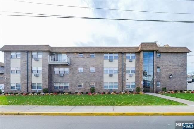 Photo - 199 Bergen Turnpike Unit 3J