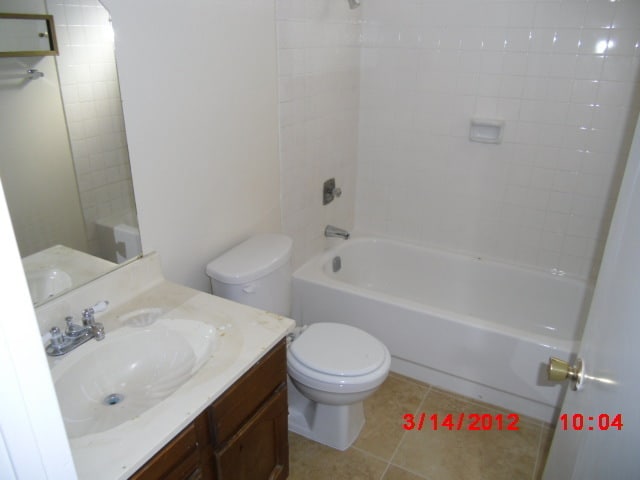 Photo - 3 Bedroom 2 Bathroom with Swimming Pool   Tropicana & Nellis Area