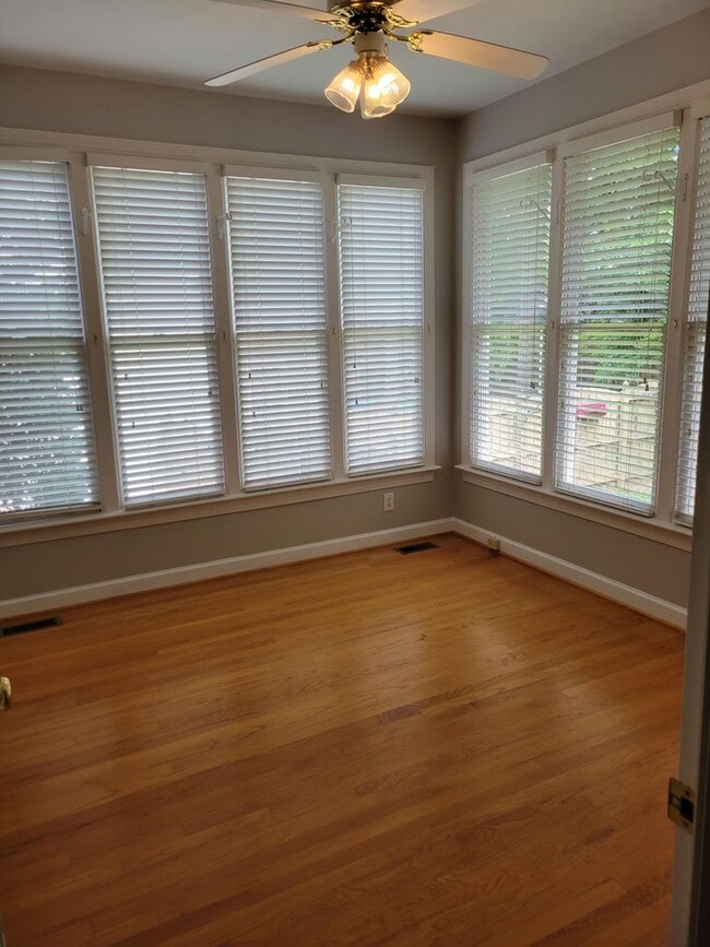 Photo - Awesome 4br/2.5ba in exc Cary Location! Av...