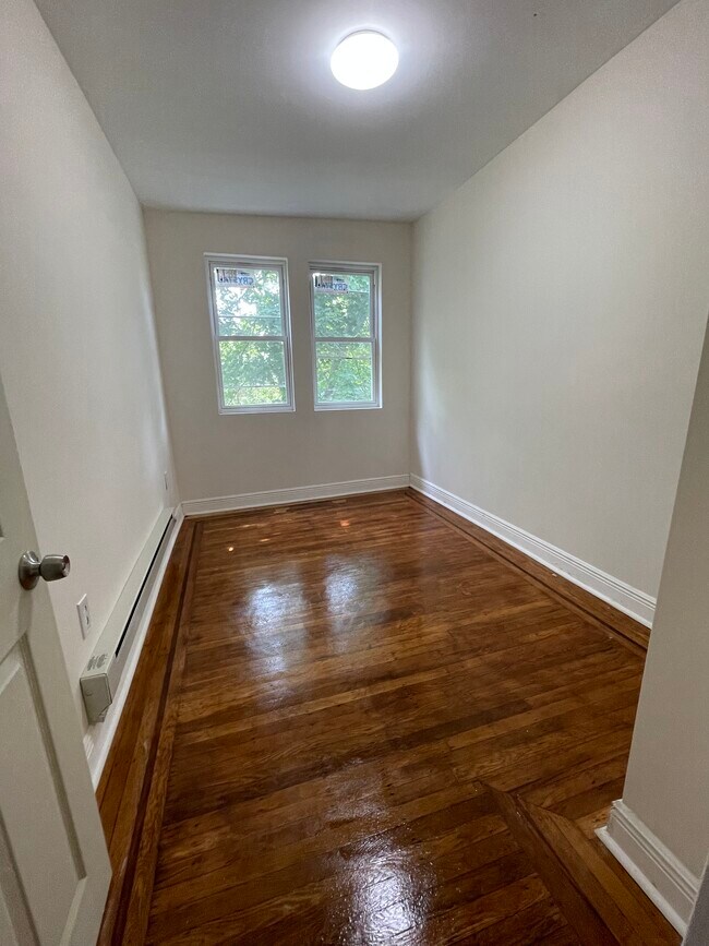 Photo - 614 E Brinton St