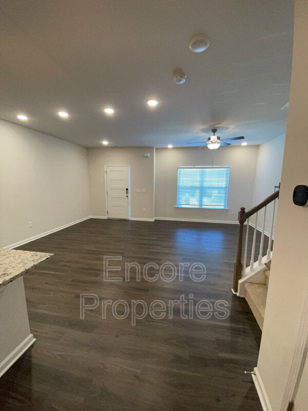 Photo - 908 Robbie Jackson Ln