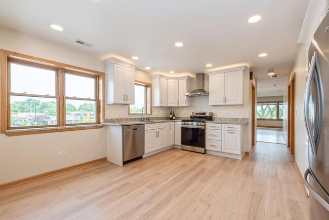 Photo - 8108 N Oriole Ave