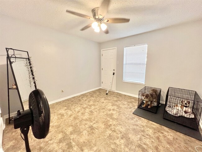 Photo - 4023 Avenue Q 1/2