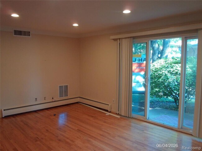 Photo - 1253 Island Dr