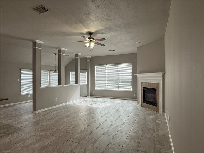Photo - 16126 Saxon Hollow Ln