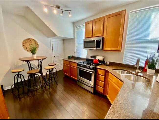 Photo - 9811 S Vanderpoel Ave