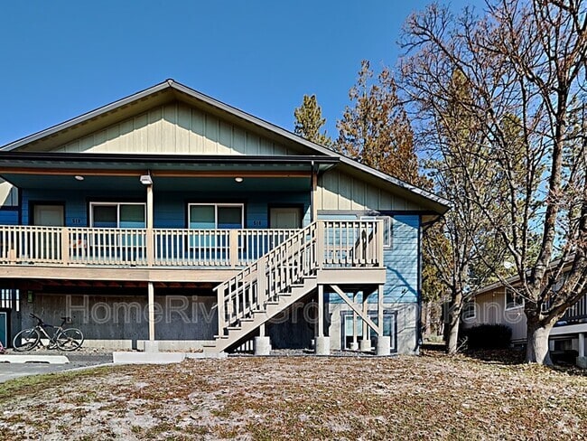 Building Photo - 516 W 5th St Rental