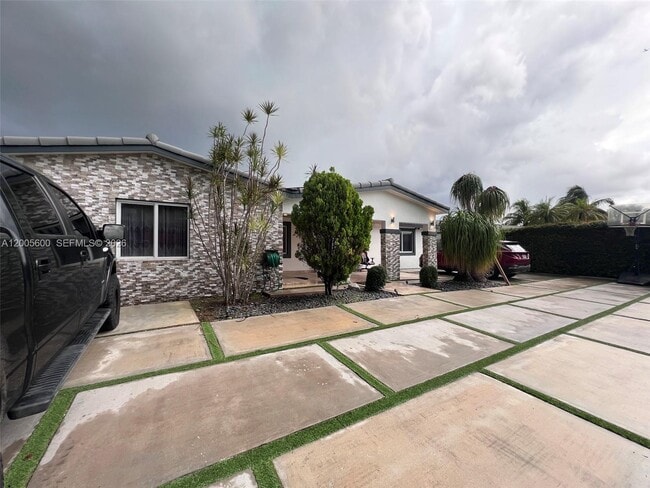 13412 SW 68th Terrace