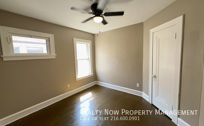 Photo - 949 Helmsdale Rd Unit 1