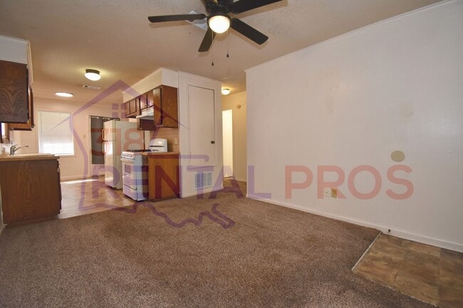 108 Debra Ln