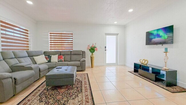 Photo - 340 Tamiami Canal Rd Unit ID1463287P