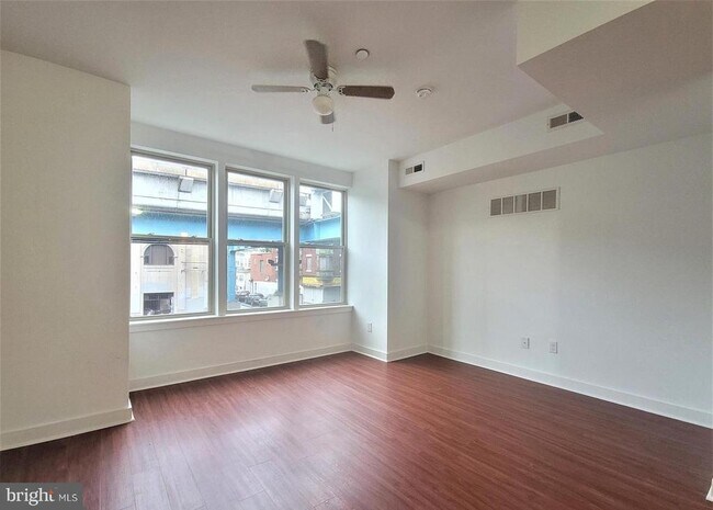 Photo - 6022 Market St