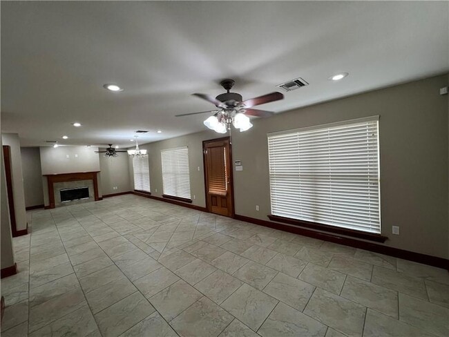 Photo - 3508 Decomine St