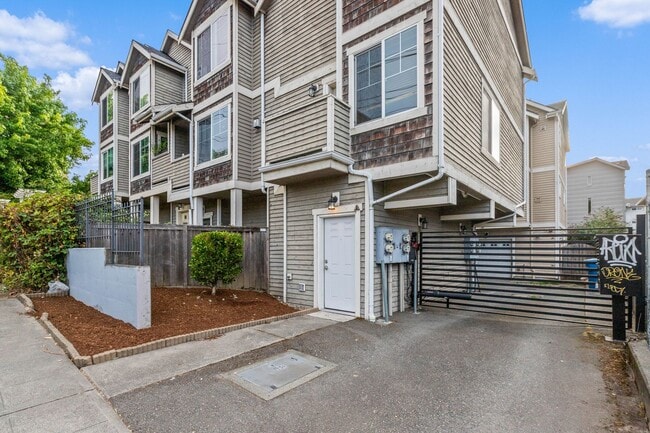 Photo - 4346 7th Ave NE
