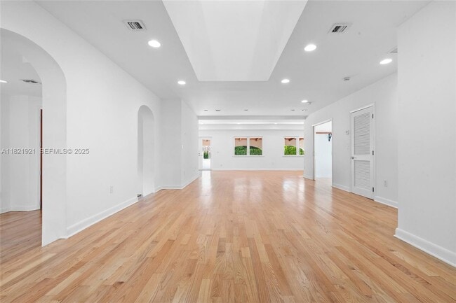 Photo - 527 SW 20th Rd