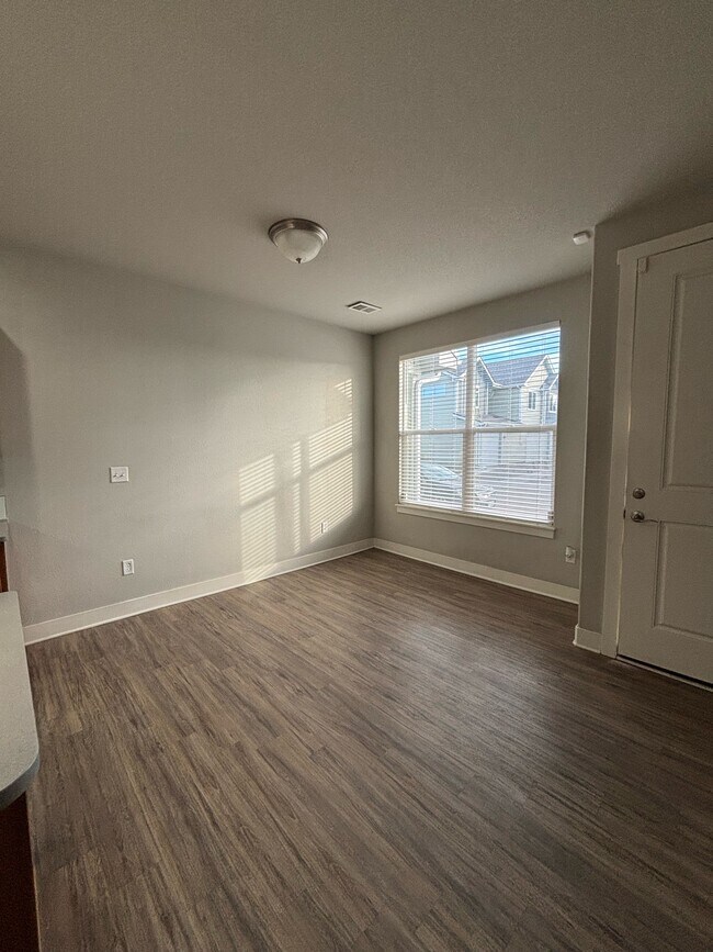 Photo - 6459 Orchard Park Dr