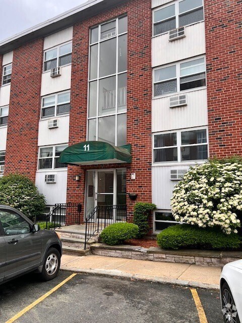 Building Photo - 11 Commonwealth Ct Unit 9 Rental