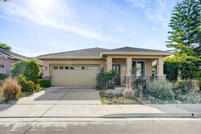 Photo - 508 Encore Way