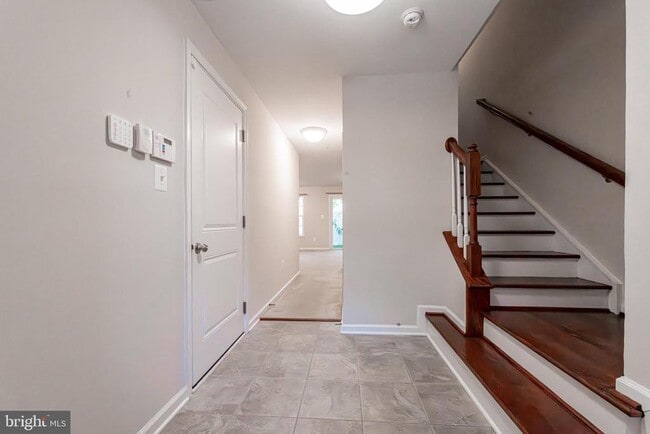 Photo - 7378 Matchbox Alley