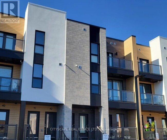 Photo - 261 Woodbine Ave