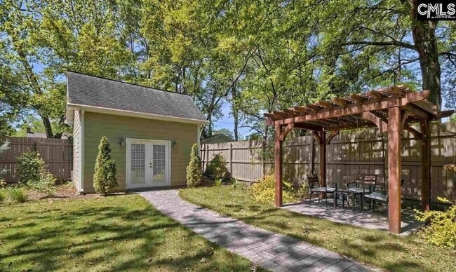 Photo - 3011 Clark St