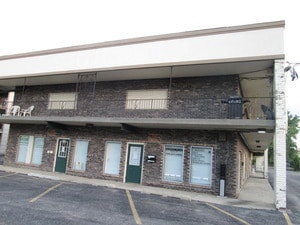 Building Photo - 7925 W 103rd St Unit 8