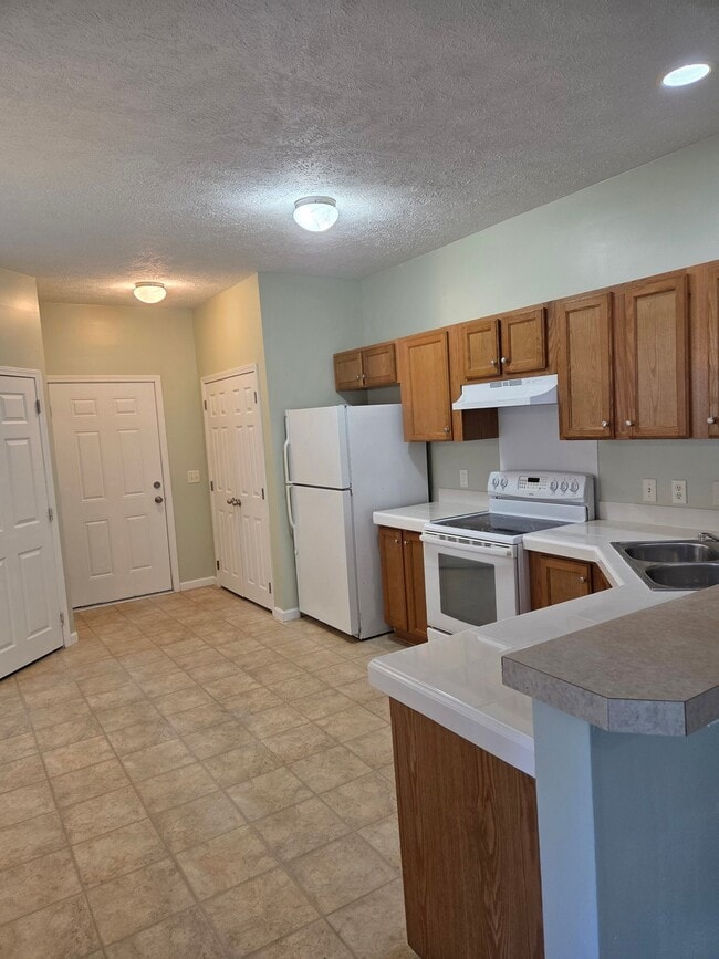 Photo - 818 Lasalle Dr