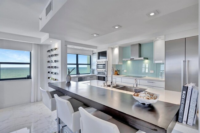 Building Photo - 1201 S Ocean Dr Unit 1002N Rental