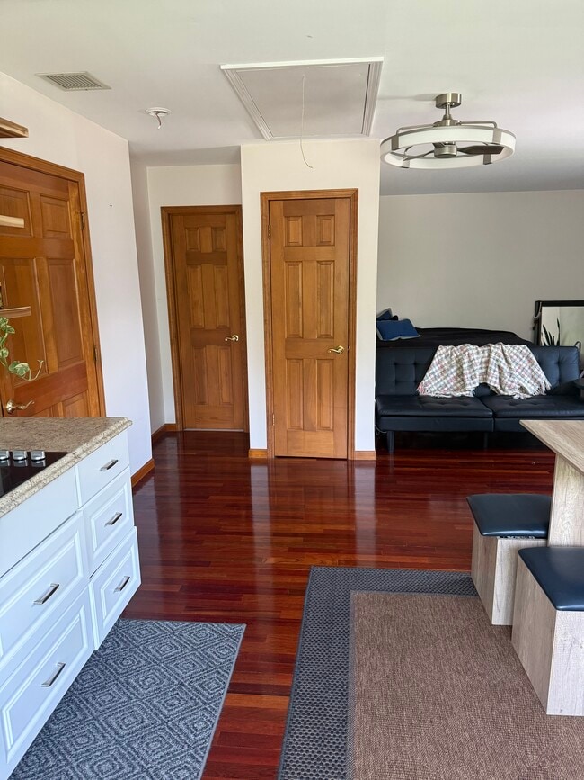 Building Photo - 18 Marlin Dr Unit Studio