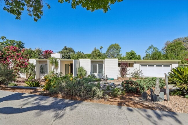 Photo - 1184 Lyndhurst Dr