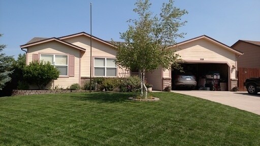 Spacious Open Floor Plan with Stunning Mou... - Spacious Open Floor Plan with Stunning Mou...