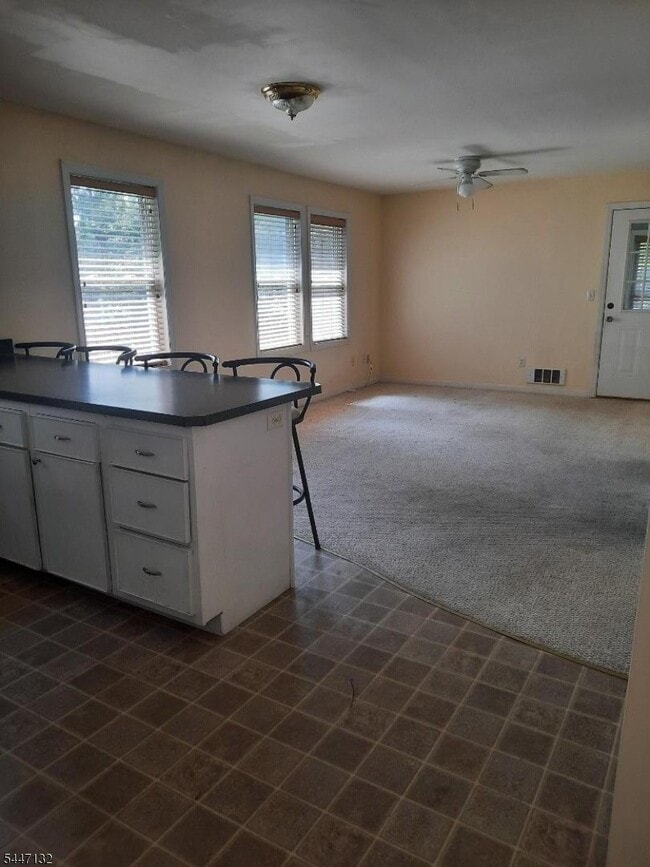 Photo - 7 E Stuart St