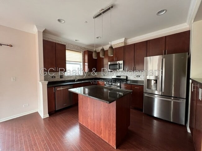 Photo - 1271 Evergreen Ave