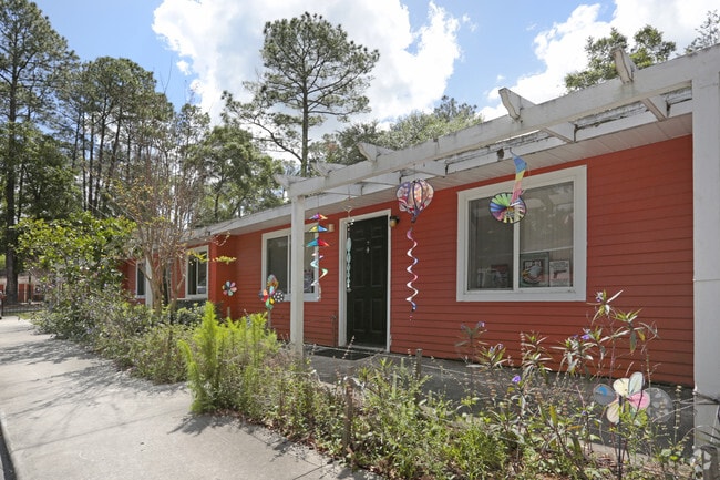 Photo - Village Crossing Apartments