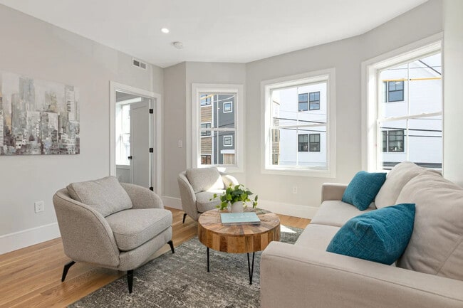 Building Photo - 19 Berkshire St