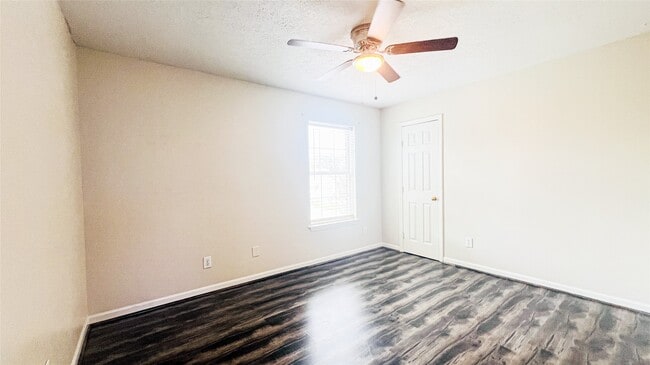 Photo - 1114 Knoll Crest Ct