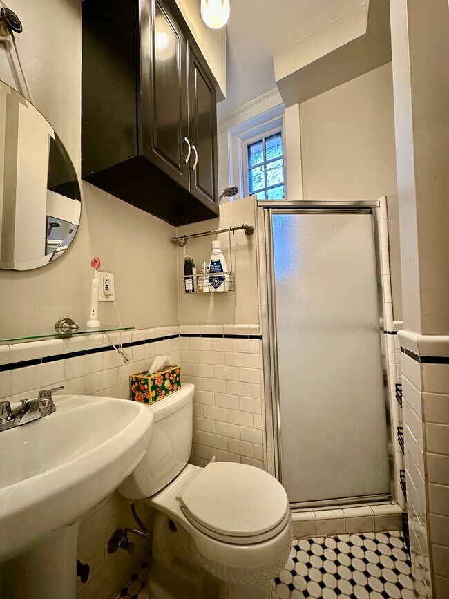 Photo - 68 Phillips St Unit 1