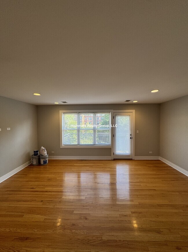Building Photo - 2530 W Fitch Ave Unit 3A