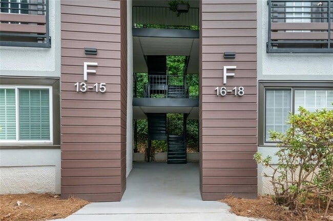 Building Photo - 1445 Monroe Dr NE Unit F15