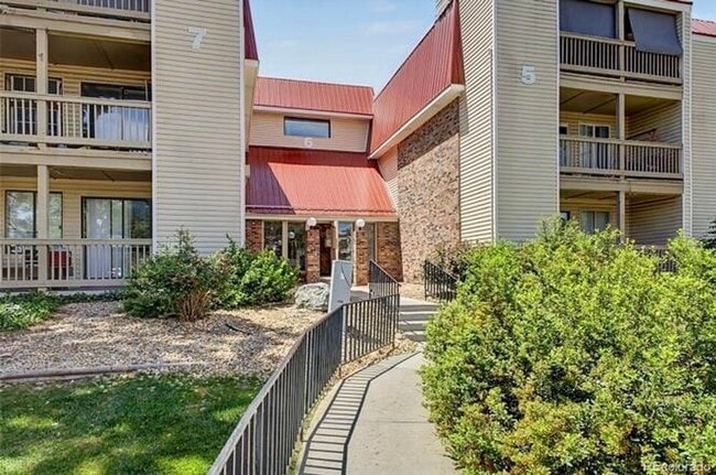 Building Photo - 14720 E Kentucky Dr Unit 14720 E. Kentucky Dr #636