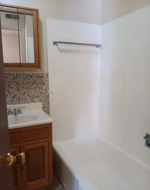 Photo - 675 Portis St Unidad 675 - 12