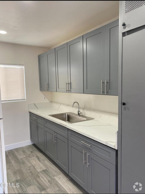 Building Photo - 7616 S Figueroa St Rental