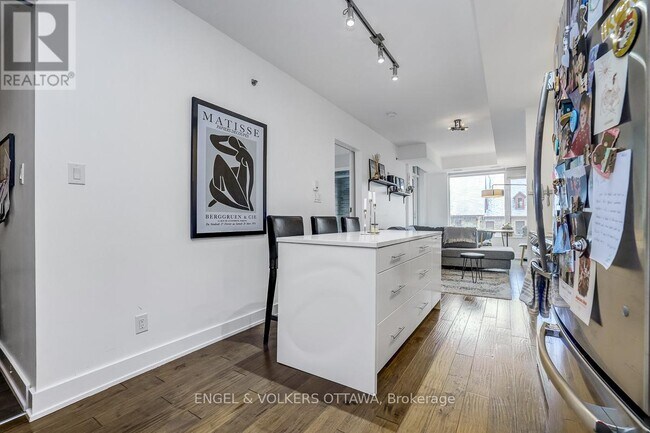 Photo - 108 Richmond Rd Unité 306