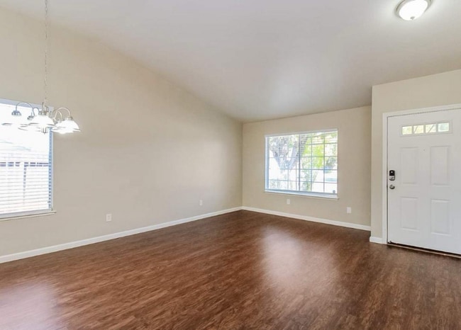 Building Photo - 8600 Luciano Ct Rental